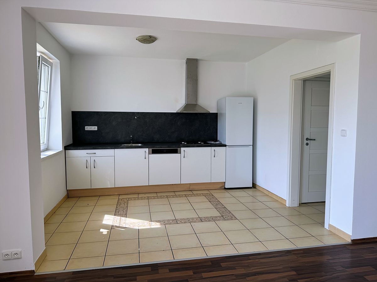 Pronájem rodinného domu 180 m², pozemek 288 m²